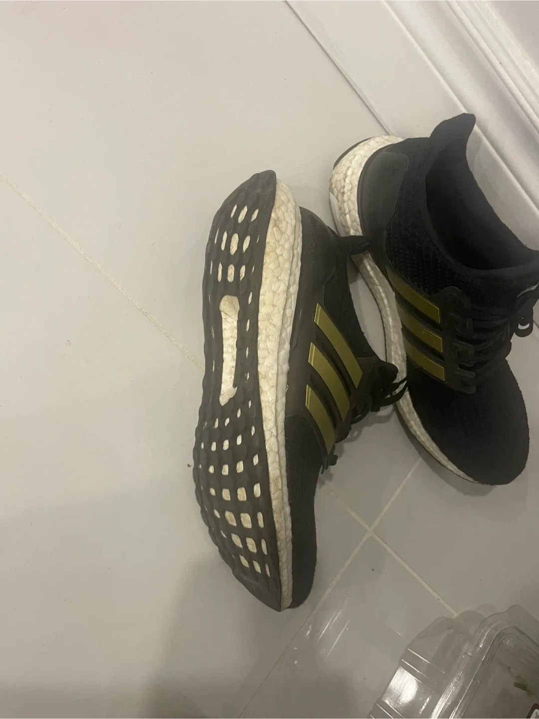 Adidas Ultra Boost Black & Gold image indicator(3)