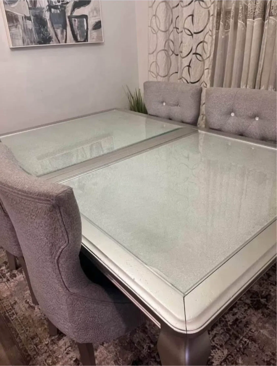 Dining table + 4 FREE chairs + FREE rug image indicator(4)