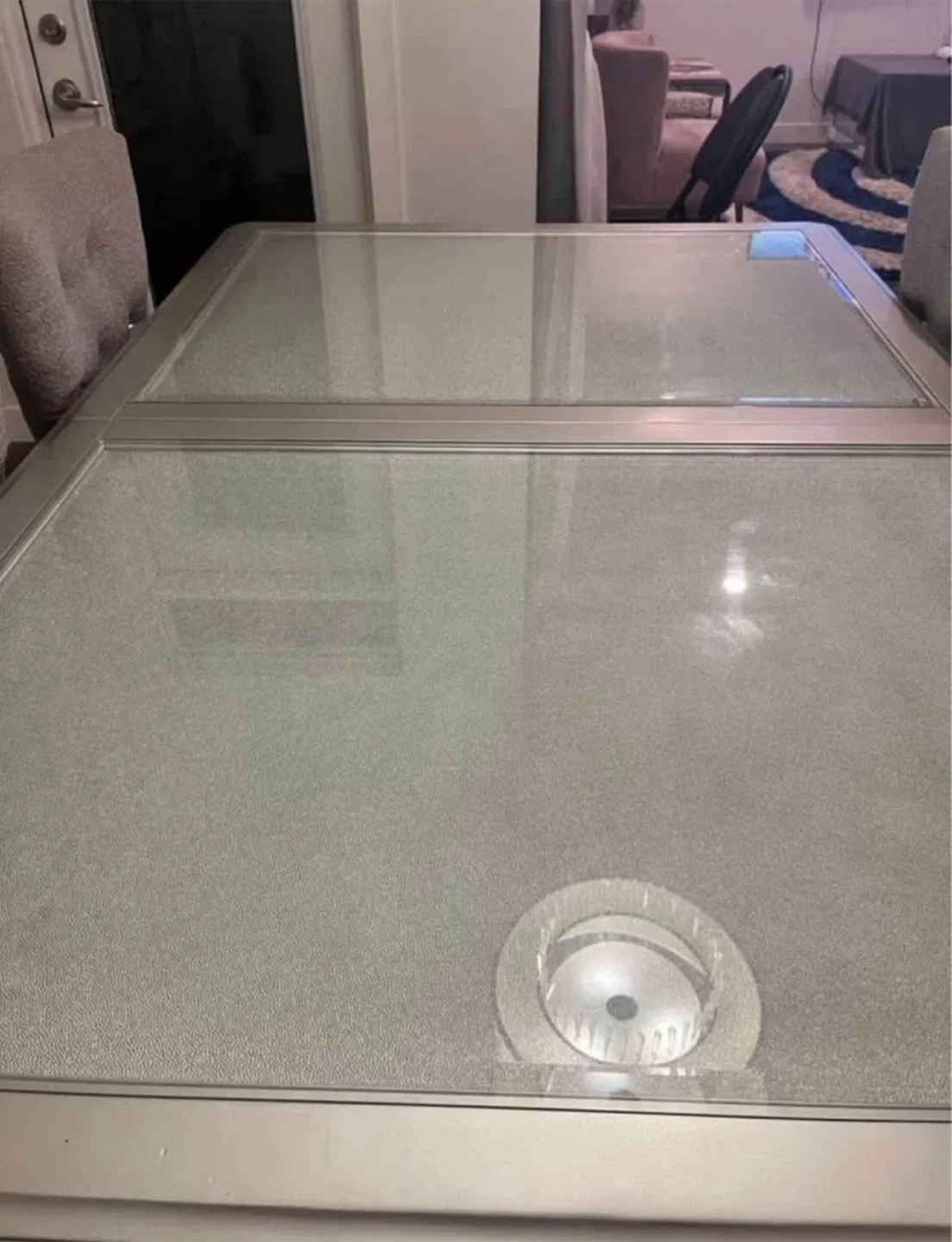 Dining table + 4 FREE chairs + FREE rug image indicator(7)