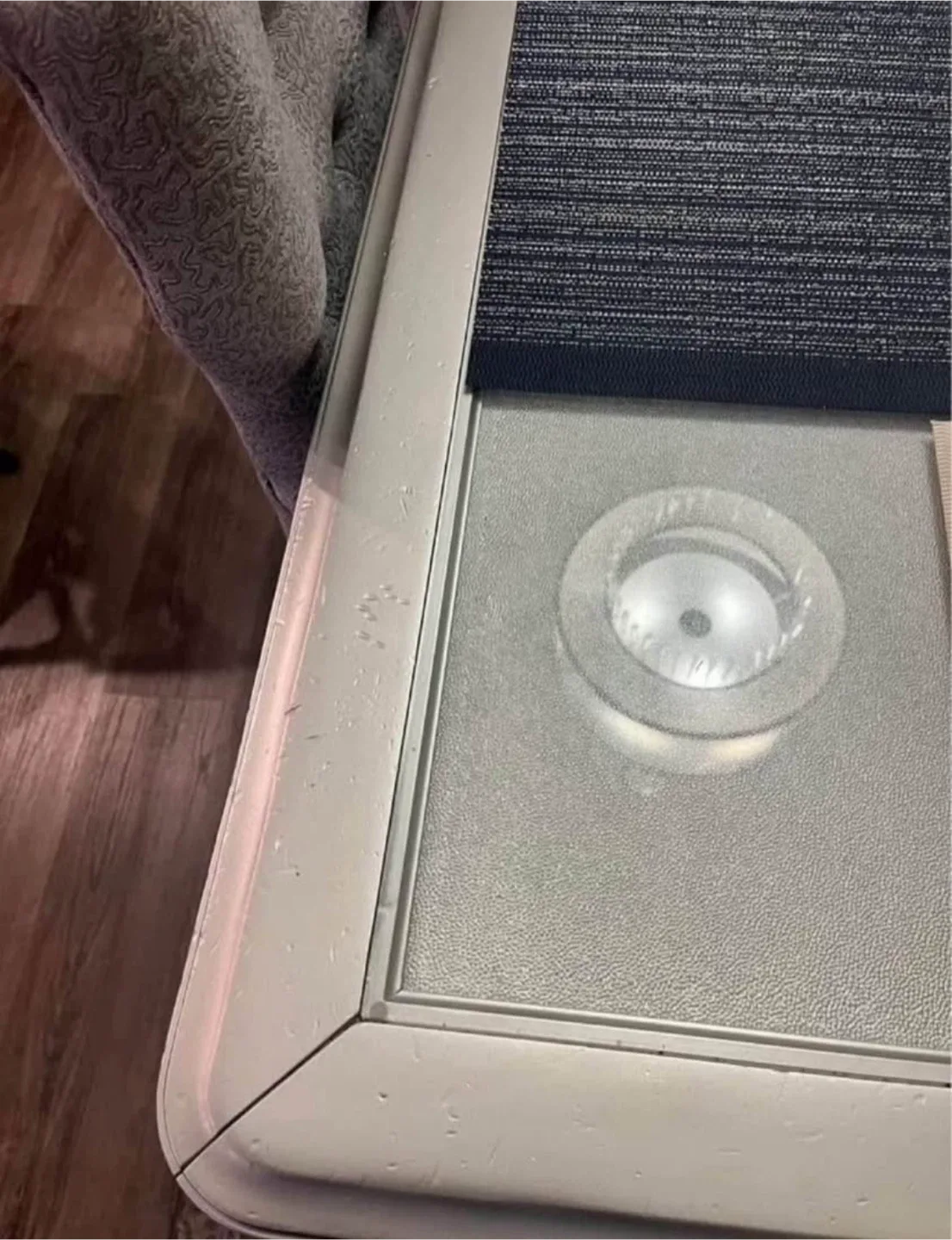 Dining table + 4 FREE chairs + FREE rug image indicator(10)