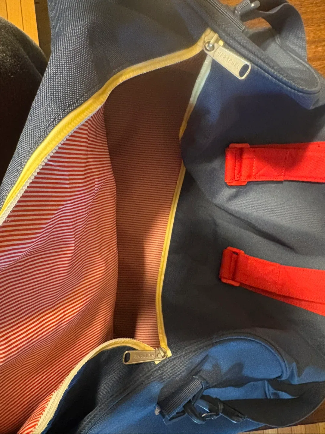 Herschel Novel Duffle Bag - Navy/Red image indicator(3)