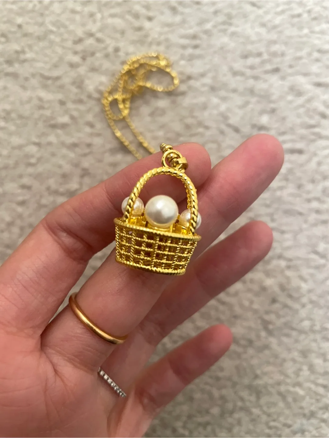 Gold Basket Pearl Necklace image indicator(4)