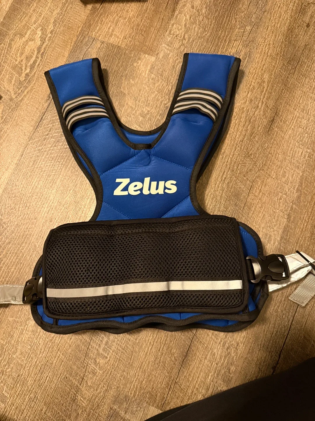 Zelus X-Shaped Weighted Vest 11lb-20lb adjustable image indicator(8)