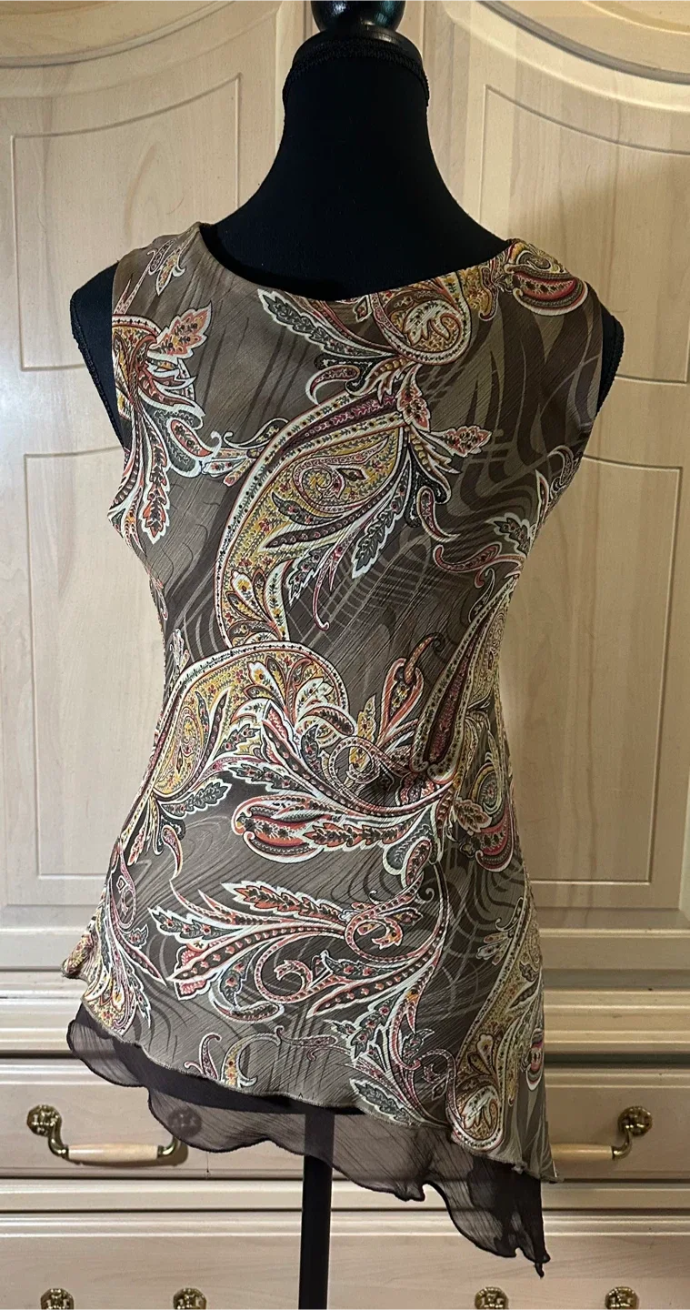 Suzy Shier Brown Paisley Sleeveless Top image indicator(2)