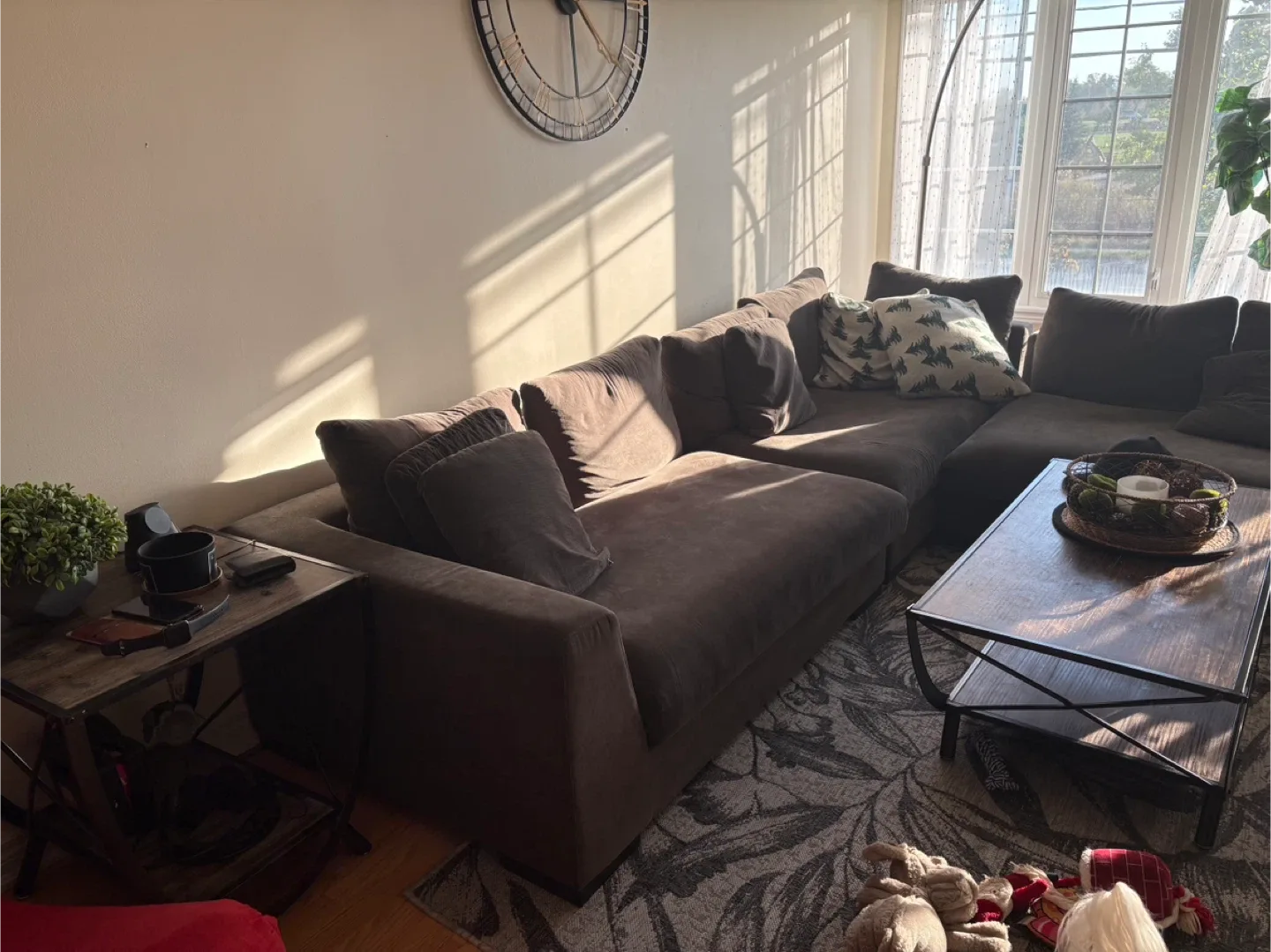 Large Grey Sectional Sofa image indicator(4)