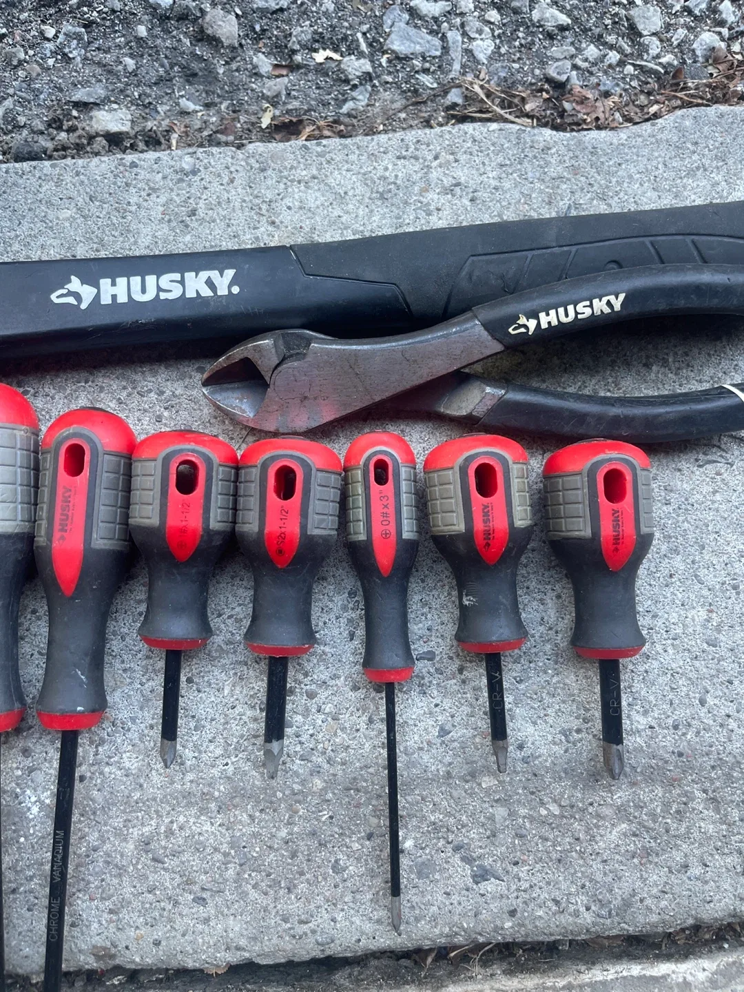 Husky Tool Set - Hammer, Screwdrivers, Pliers image indicator(3)