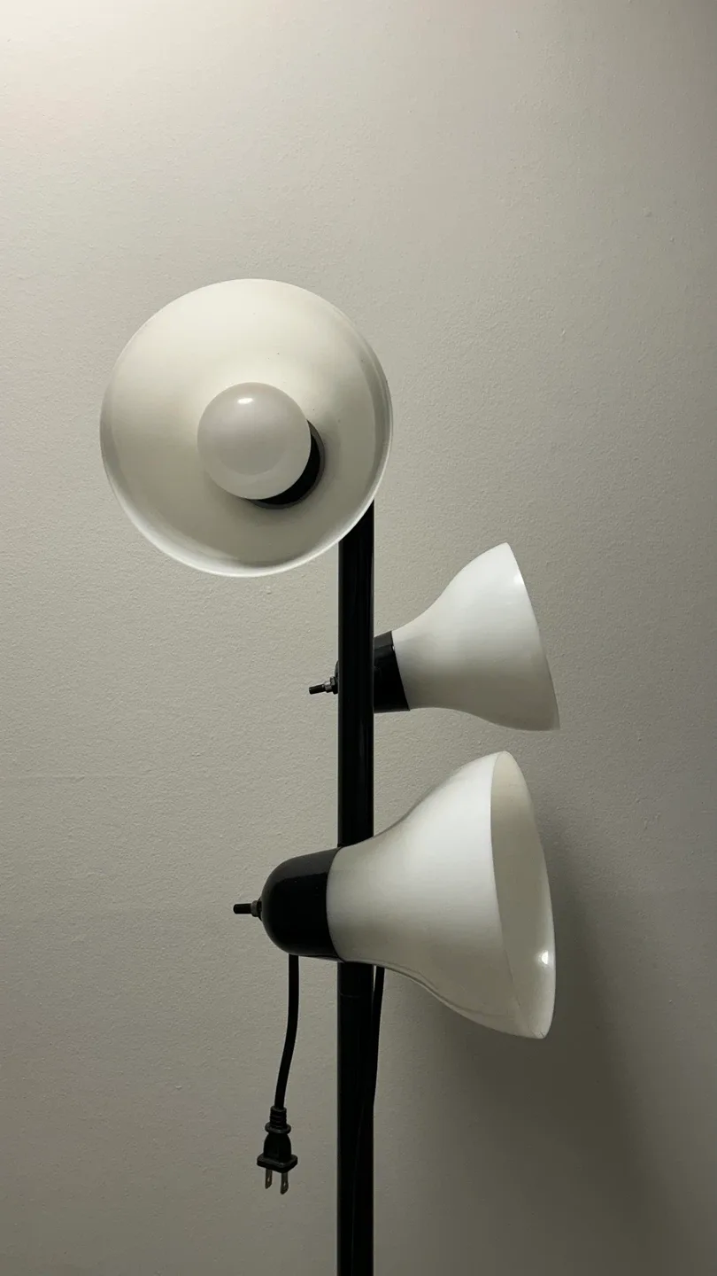 Floor Lamp image indicator(3)