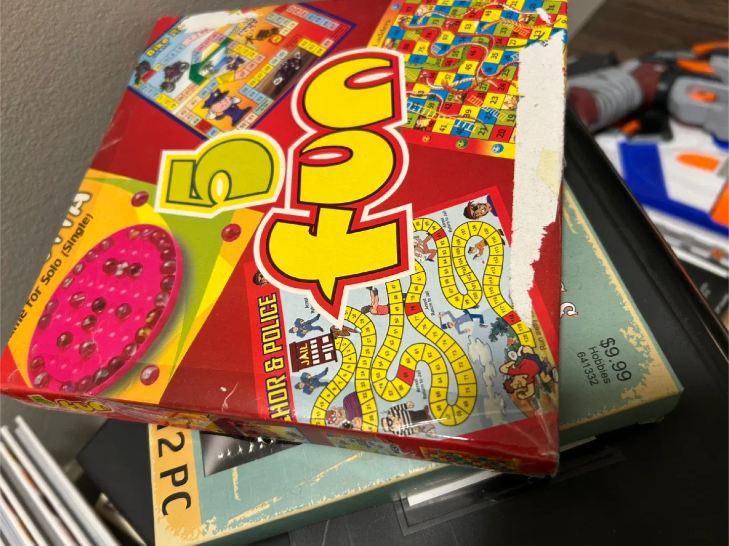 Assorted toys and some books image indicator(4)