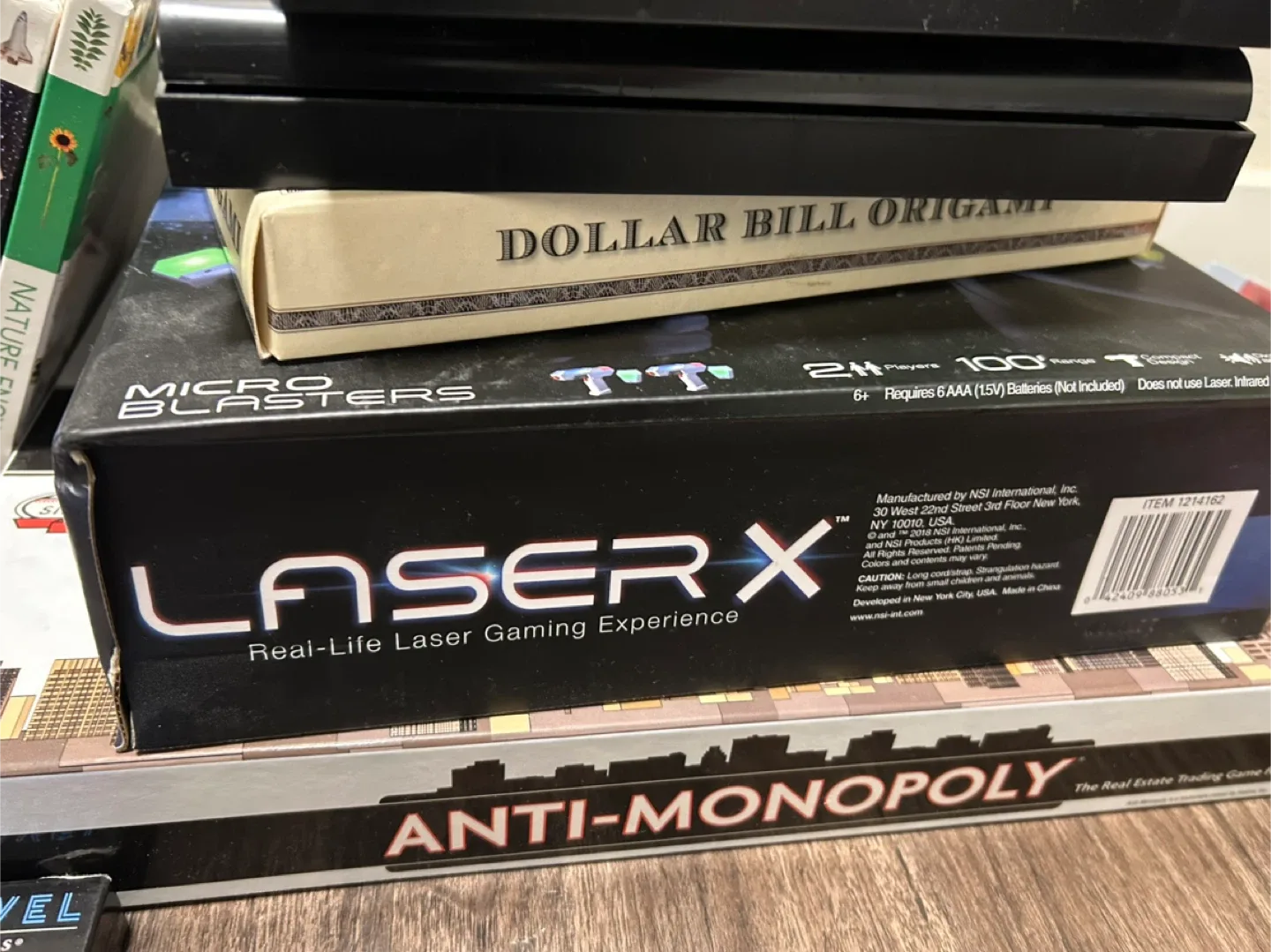 Assorted toys and some books image indicator(3)