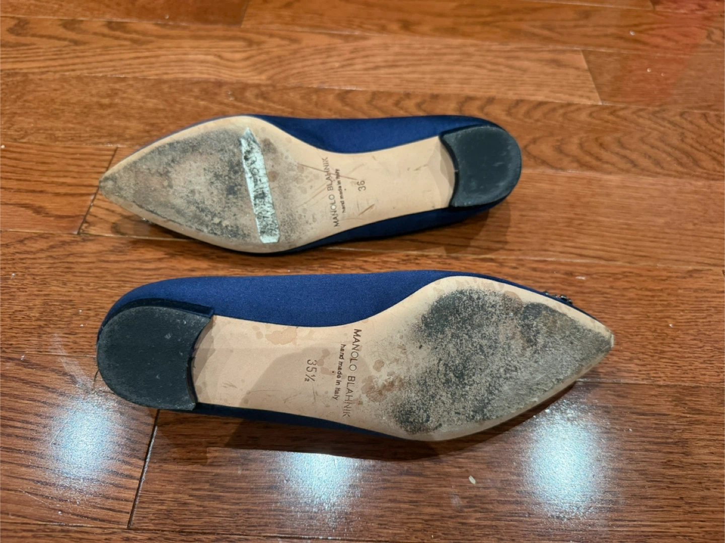 Manolo Blahnik Blue Flats, right foot Size 36, left foot 35.5 - photo 3