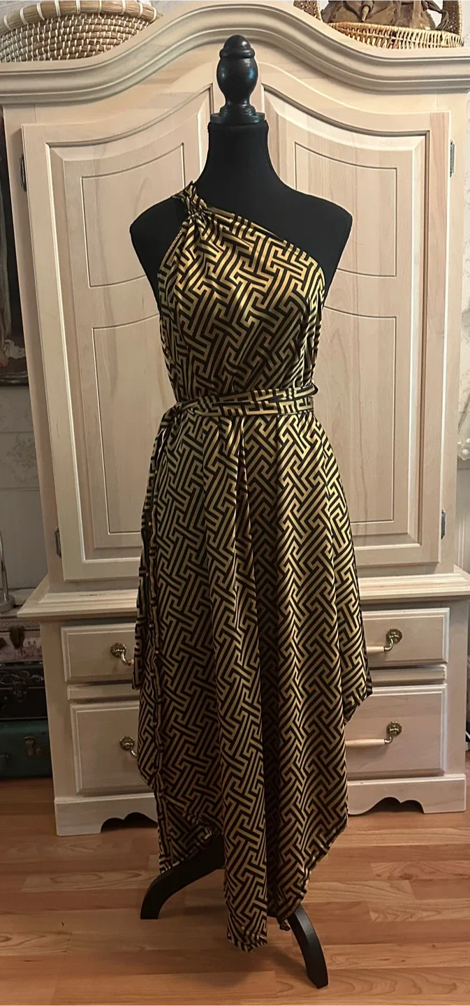 Gold & Black Dress image indicator(4)