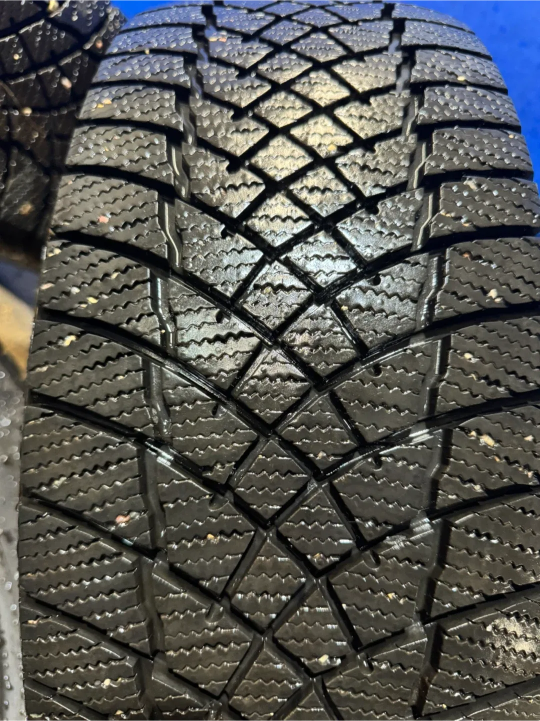 (4)- 205/60r16 MotoMaster Winter tires with 90% tread image indicator(4)