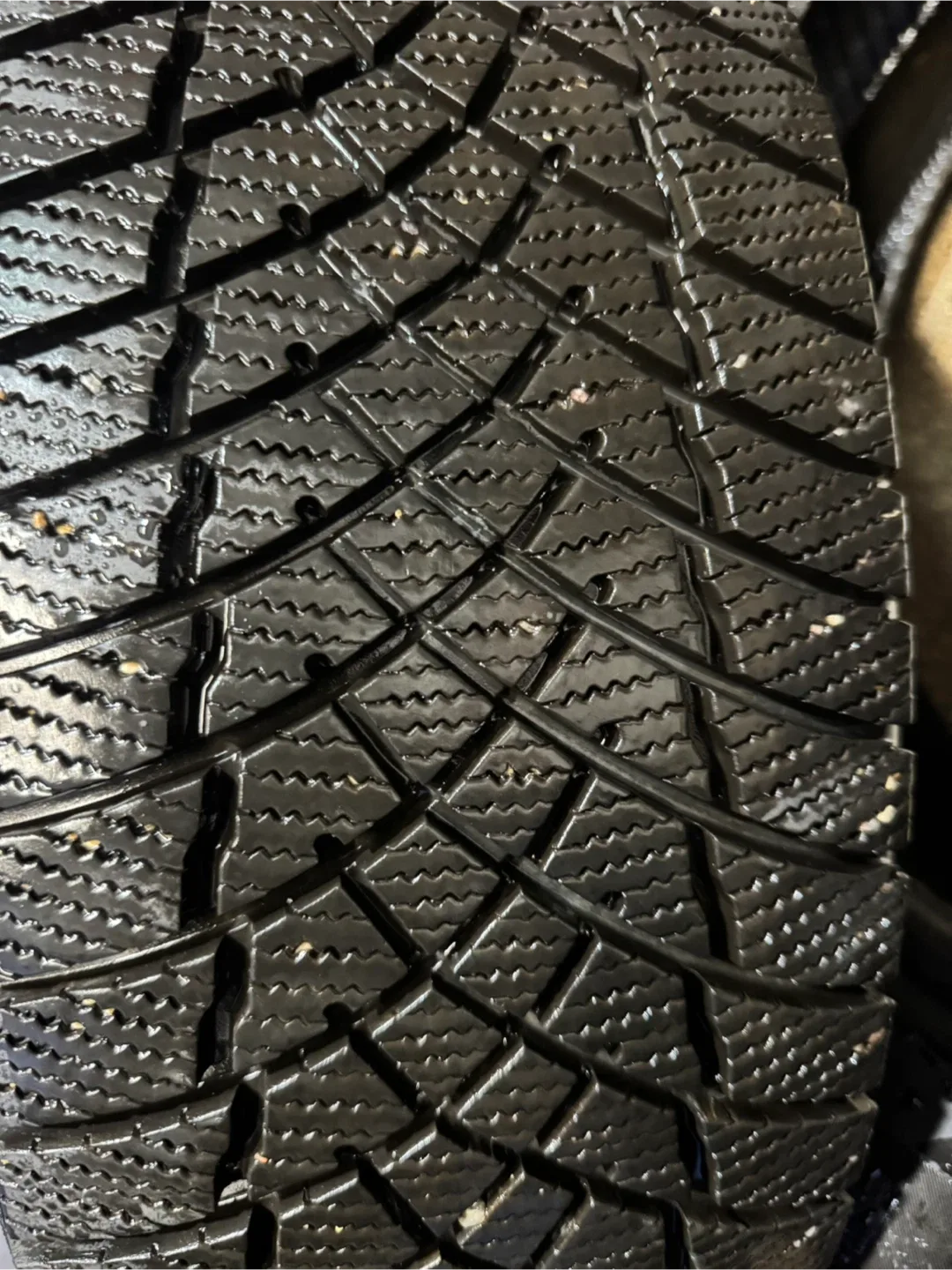 (4)- 205/60r16 MotoMaster Winter tires with 90% tread image indicator(6)