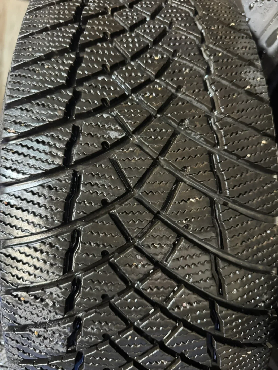 (4)- 205/60r16 MotoMaster Winter tires with 90% tread image indicator(7)