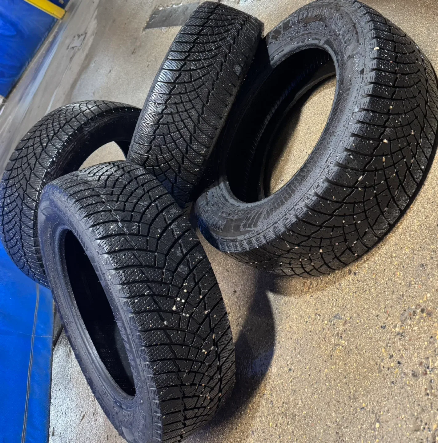 (4)- 205/60r16 MotoMaster Winter tires with 90% tread image indicator(3)