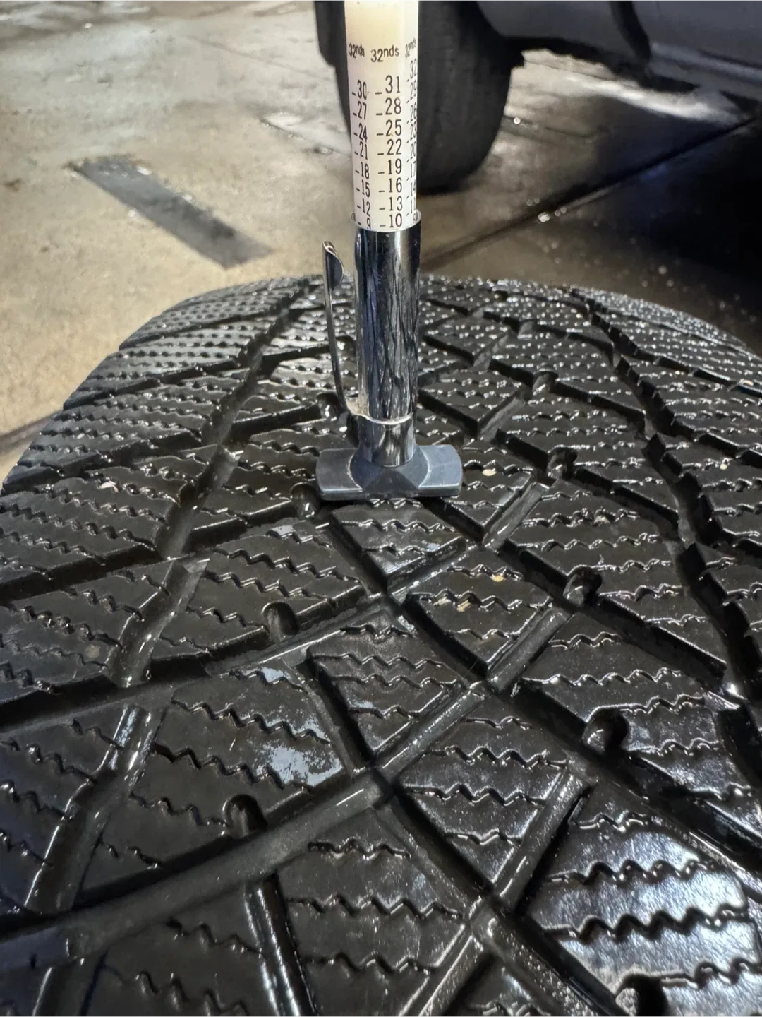 (4)- 205/60r16 MotoMaster Winter tires with 90% tread image indicator(9)