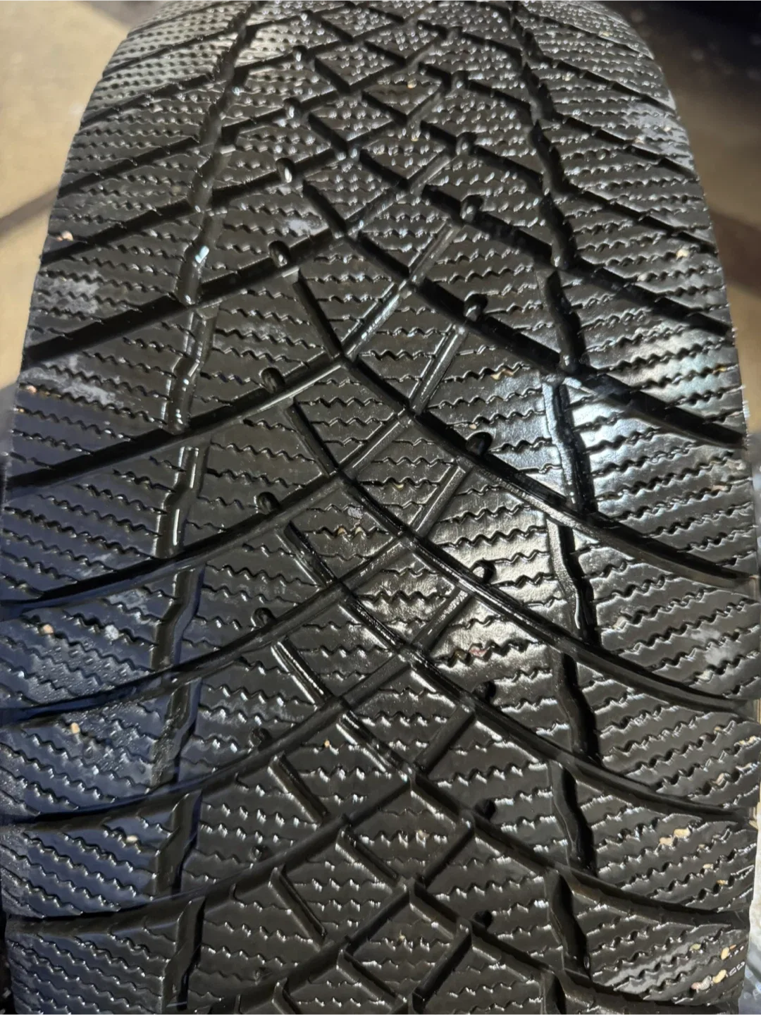 (4)- 205/60r16 MotoMaster Winter tires with 90% tread image indicator(10)