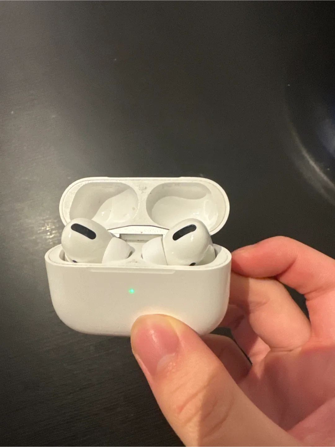 Apple AirPods Pro thumbnail
