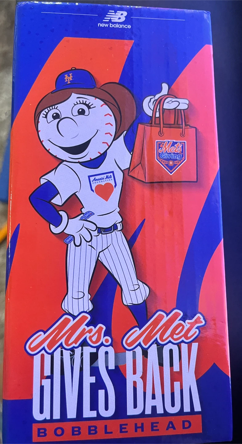 Mrs. Met Gives Back Bobblehead