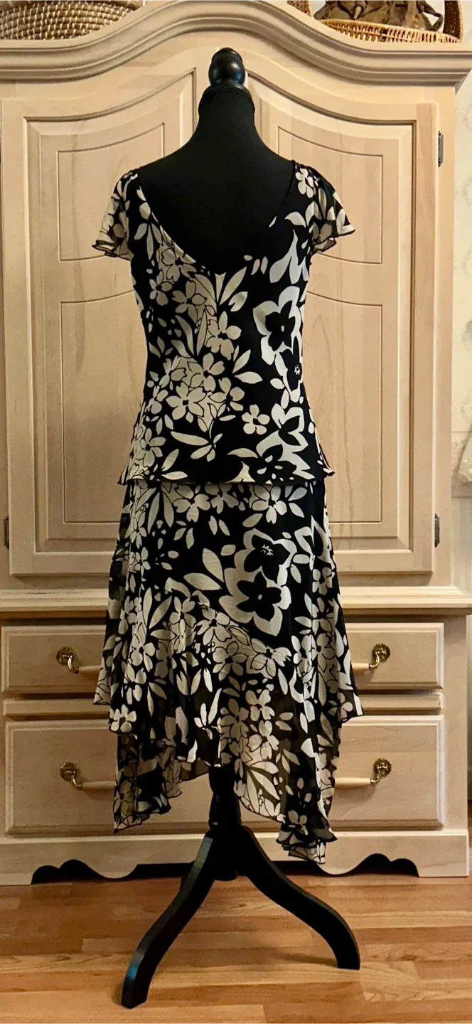 Paraphrase Black & White Floral Top and Skirt image indicator(2)