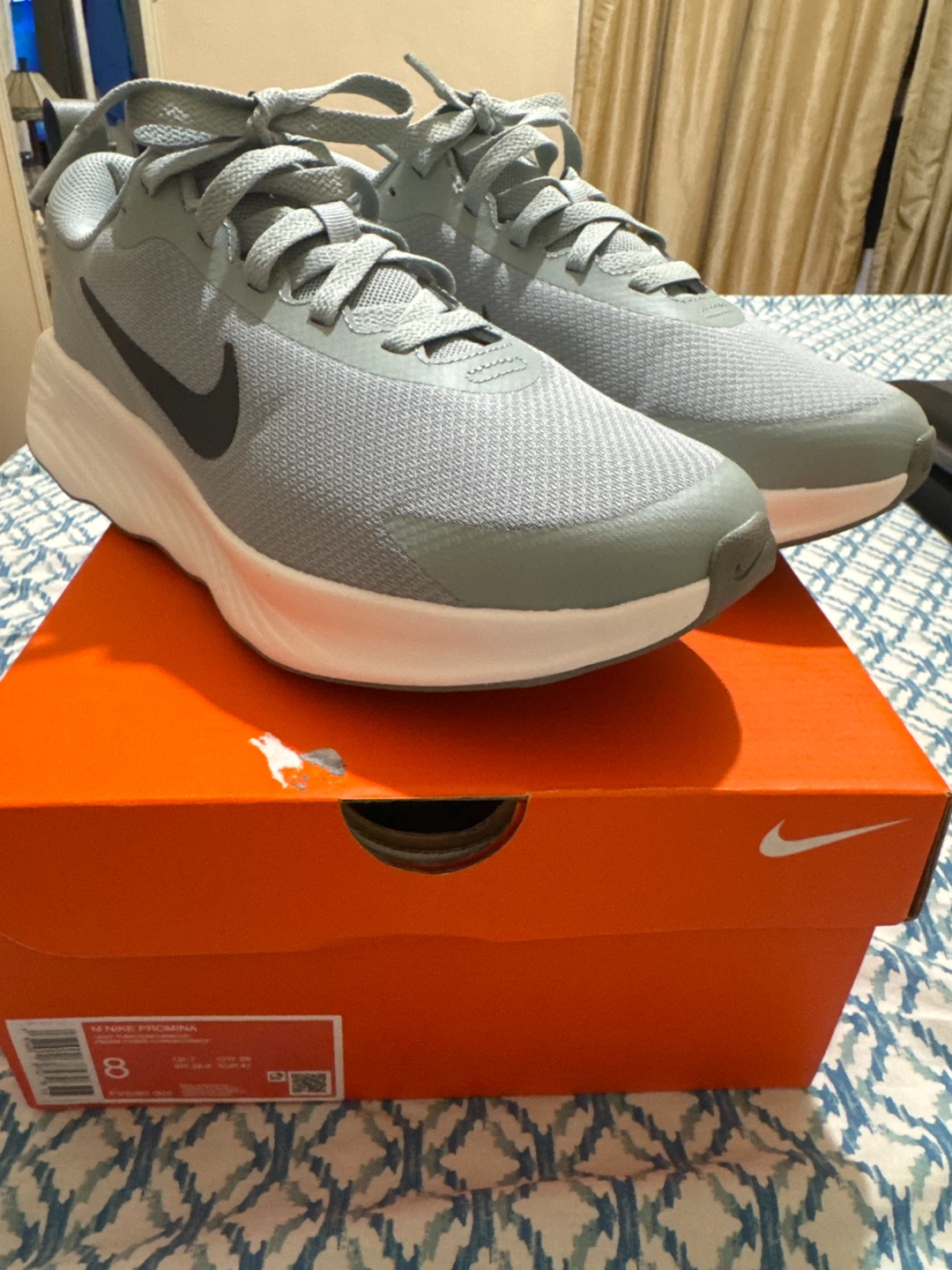 Nike Promina Gray Running Shoes - Size 8