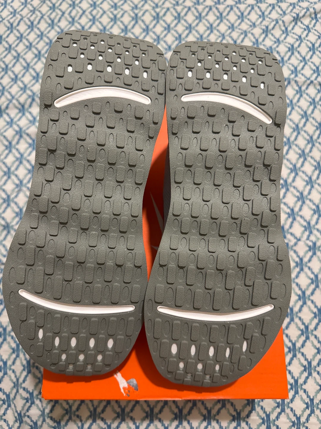 Nike Promina Gray Running Shoes - Size 8 - photo 4