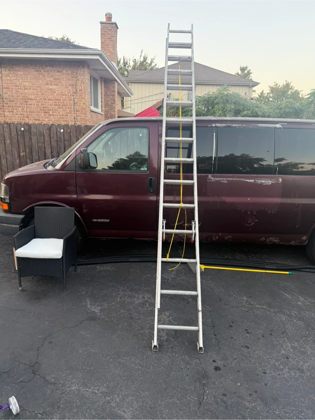 28’ Aluminum Extension Ladder - photo 2