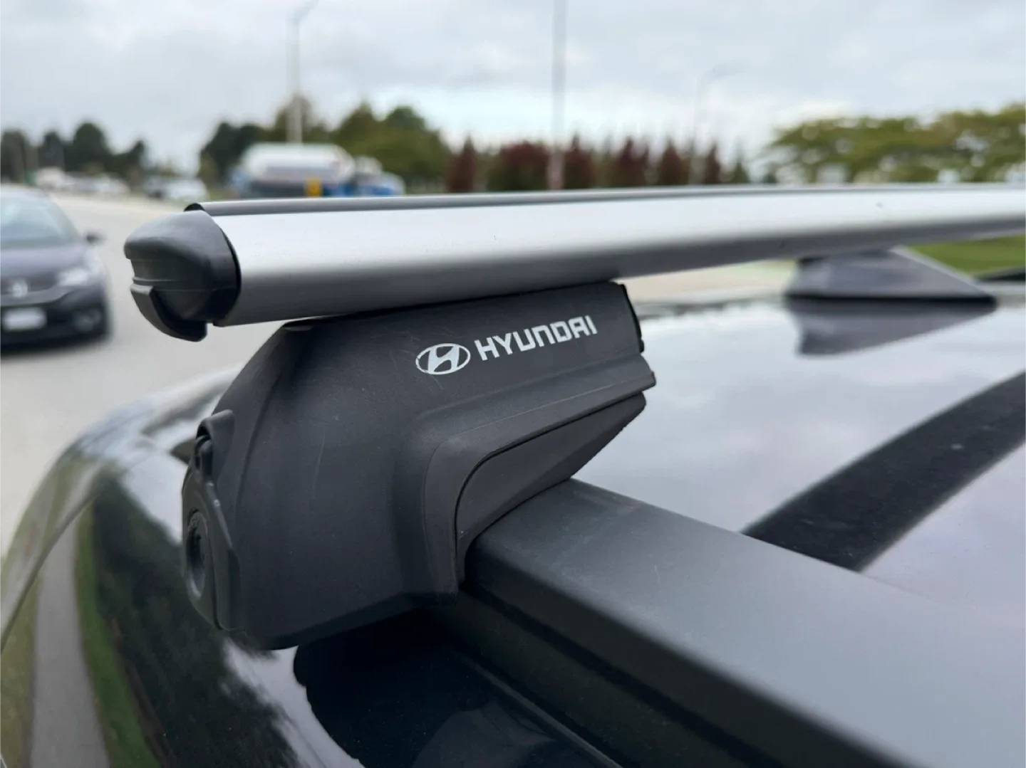 Hyundai Roof Rack Cross Bars for Kona image indicator(3)