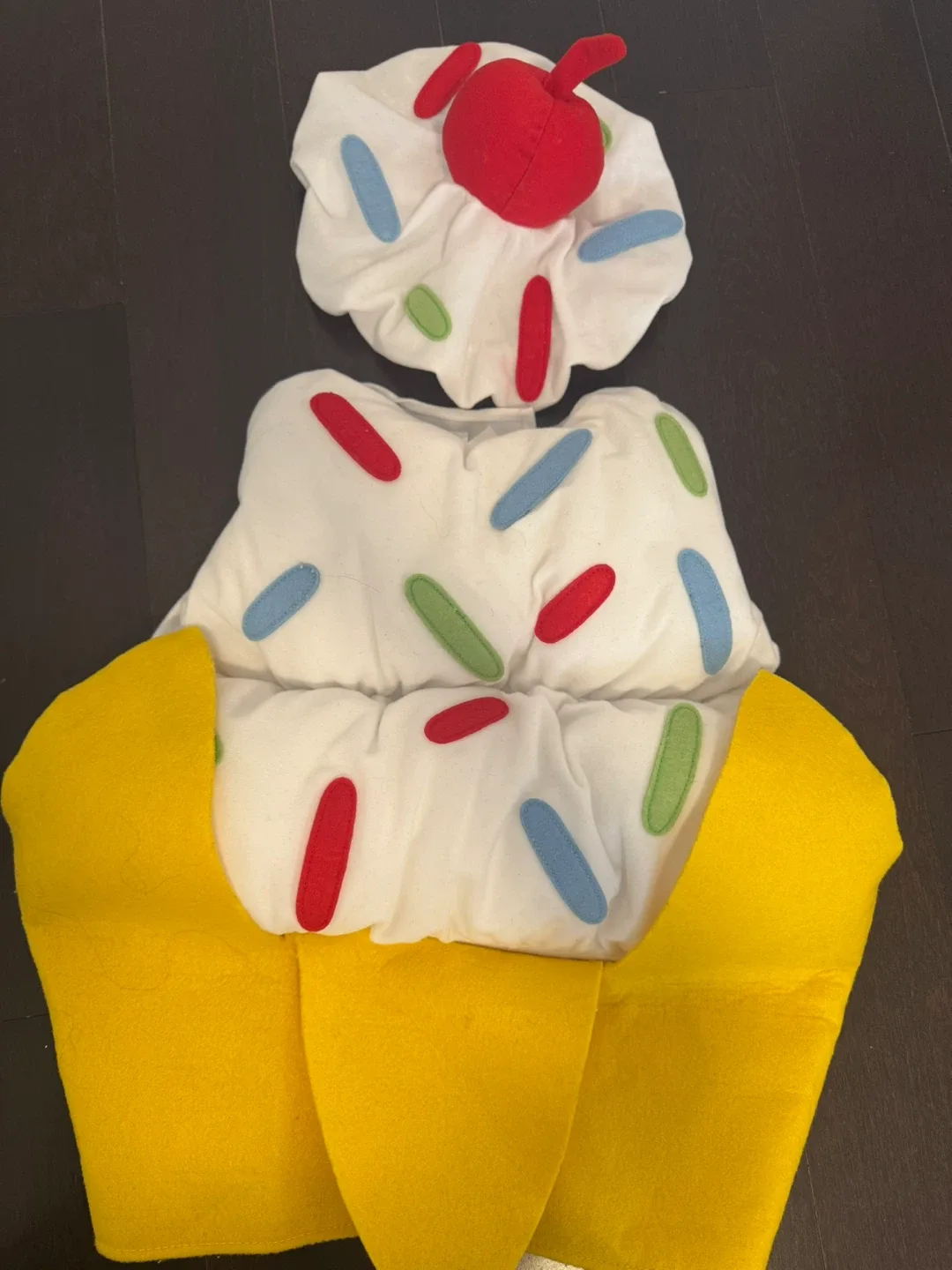 Pottery Barn Kids Cupcake Costume - Size 2T-3T image indicator(3)