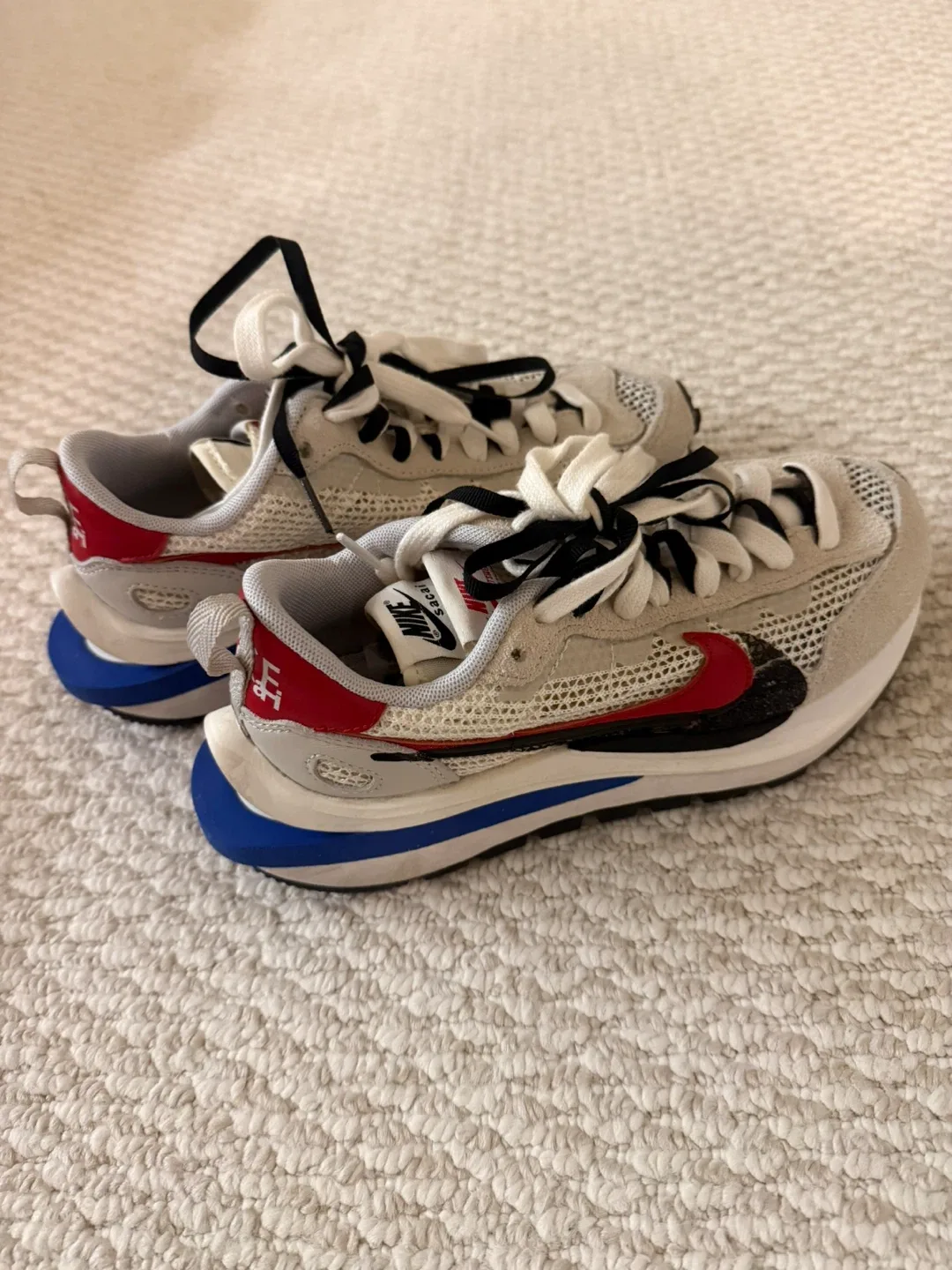 Nike x Sacai Vaporwaffle Cream Sneakers thumbnail