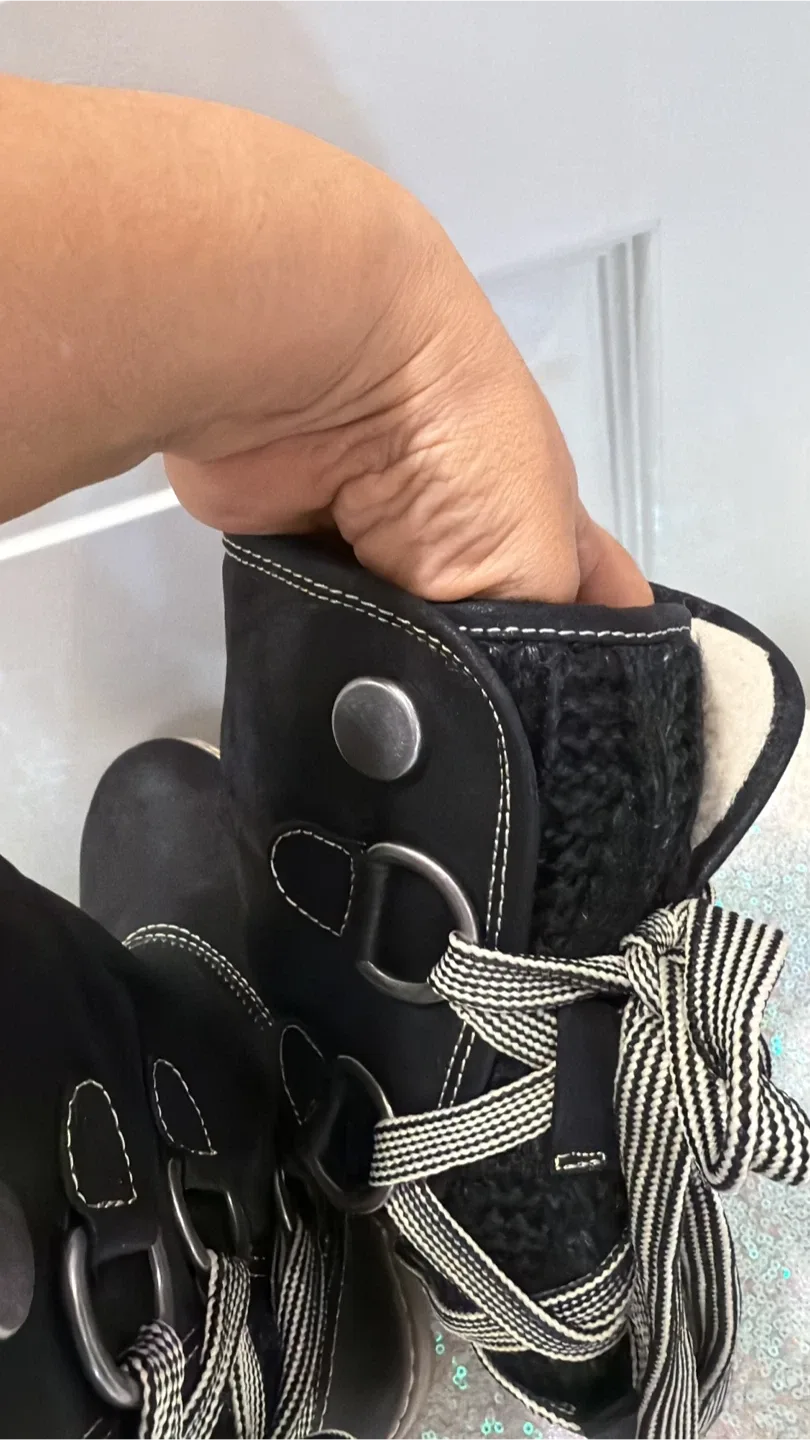 White Mountain Black Winter Boots image indicator(3)