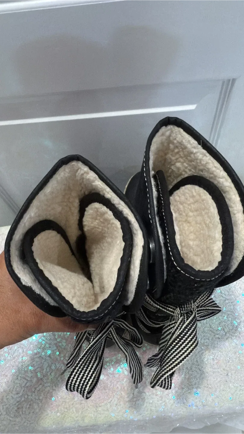 White Mountain Black Winter Boots image indicator(5)