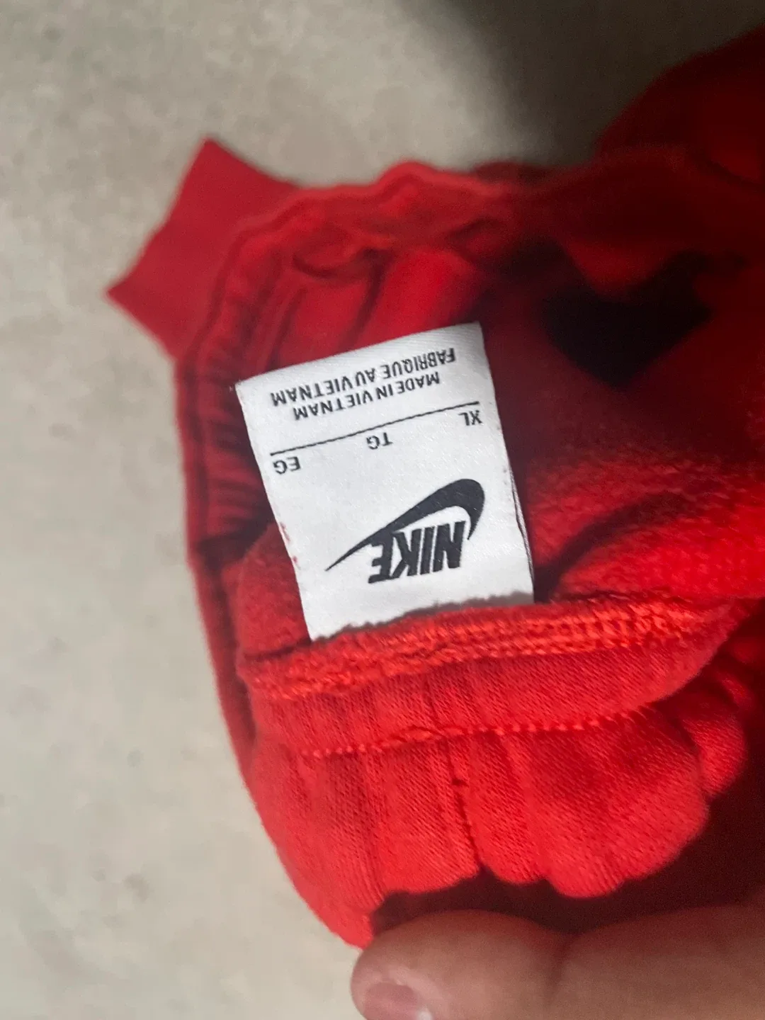 Red nike sweatpants image indicator(2)
