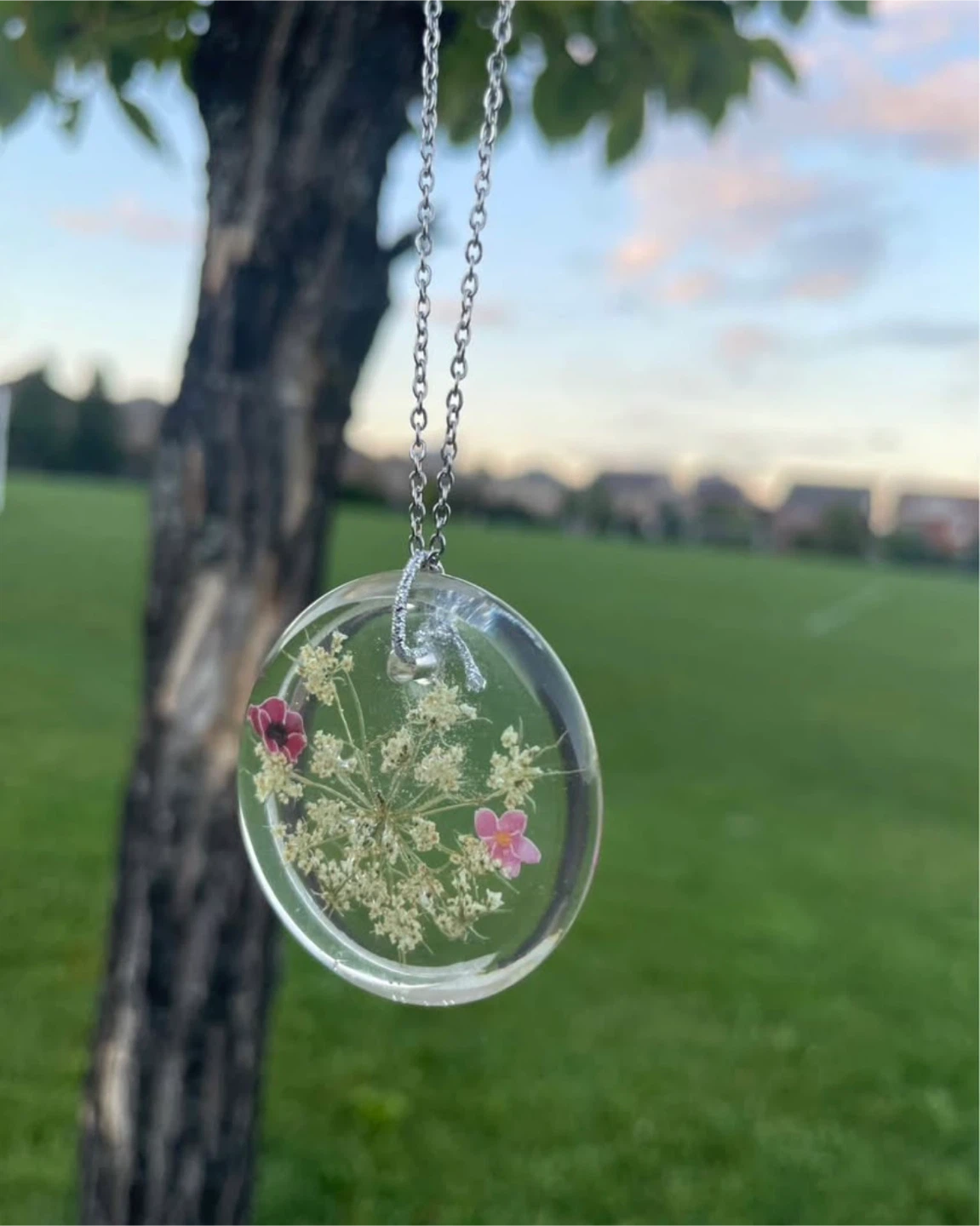 Handmade Resin Flower Pendant Necklace - photo 3