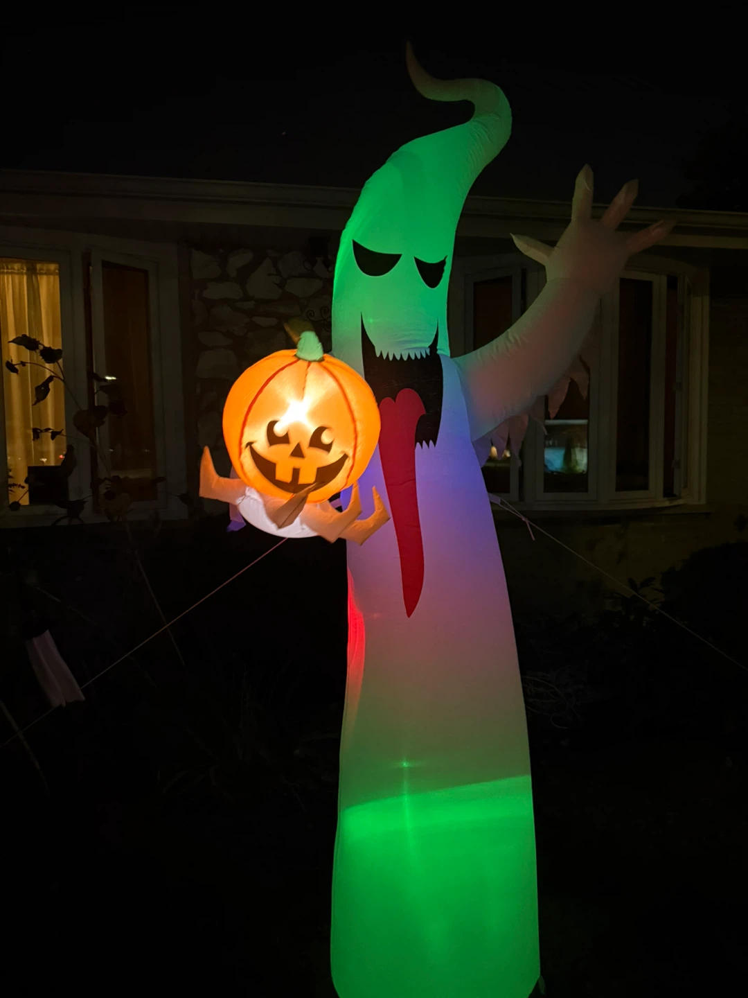 Halloween Inflatable Ghost Holding Pumpkin light up - photo 2