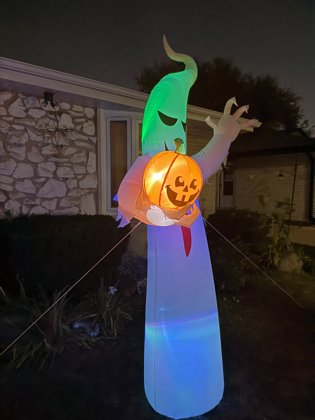 Halloween Inflatable Ghost Holding Pumpkin light up - photo 3