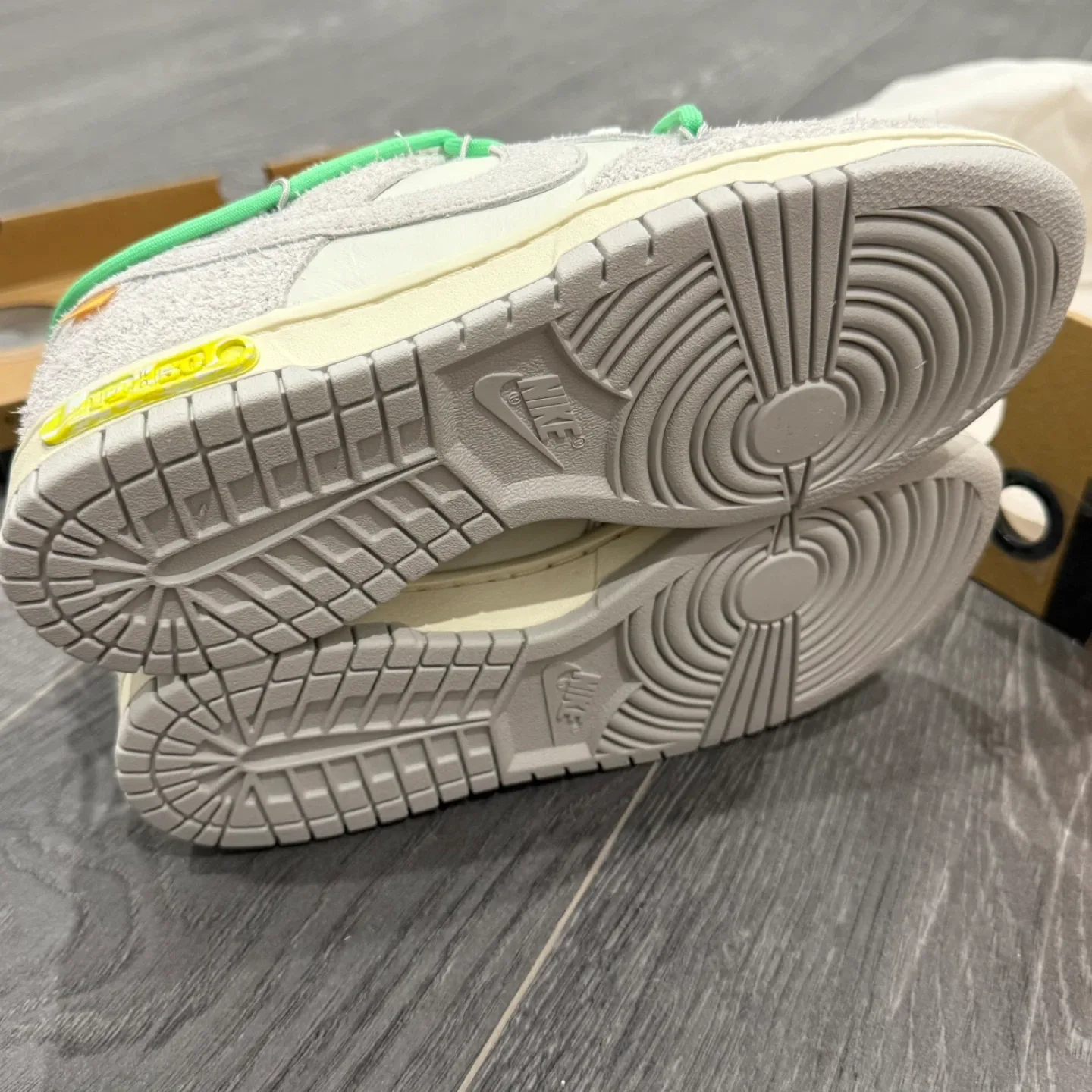 Nike x Off-White Dunk Low Lot 14 Sneakers image indicator(6)