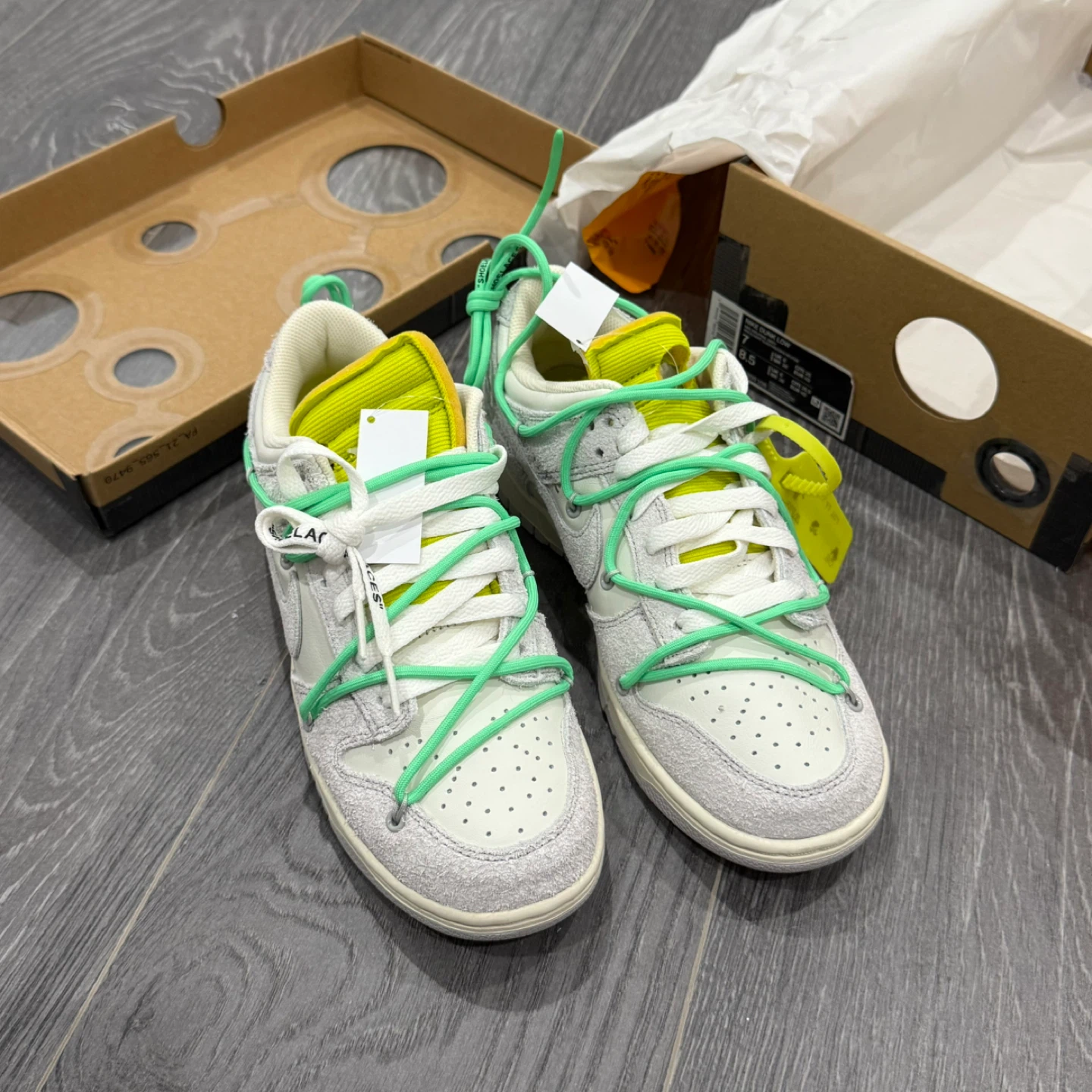 Nike x Off-White Dunk Low Lot 14 Sneakers