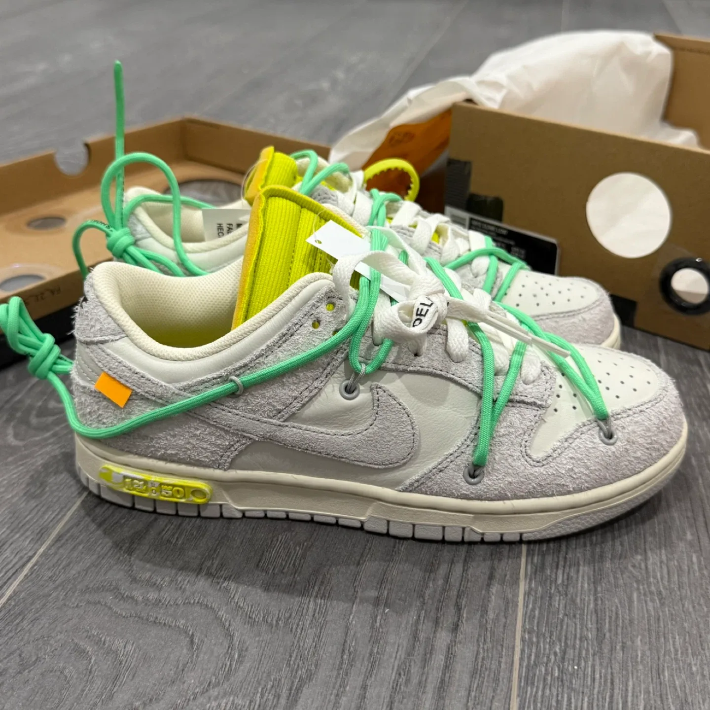 Nike x Off-White Dunk Low Lot 14 Sneakers image indicator(8)