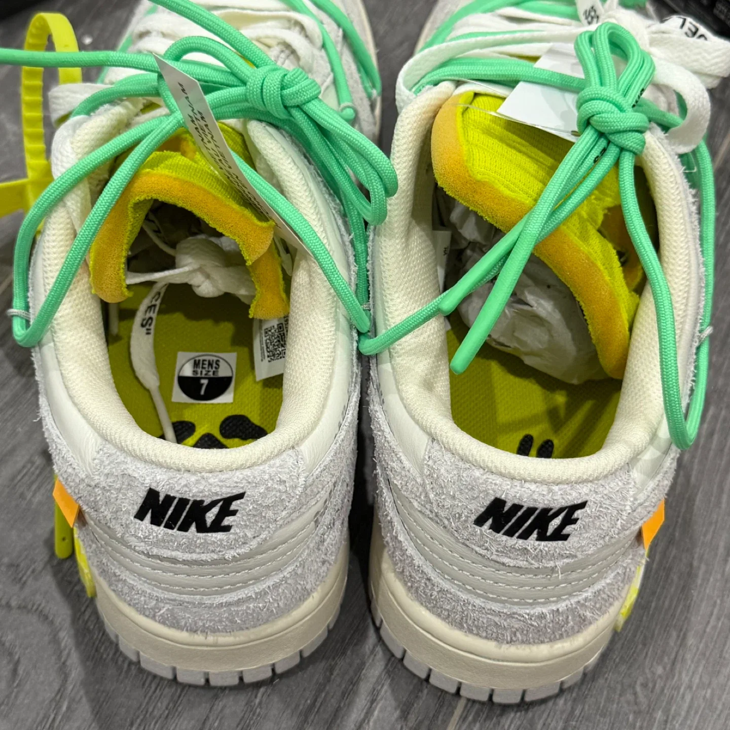 Nike x Off-White Dunk Low Lot 14 Sneakers image indicator(9)