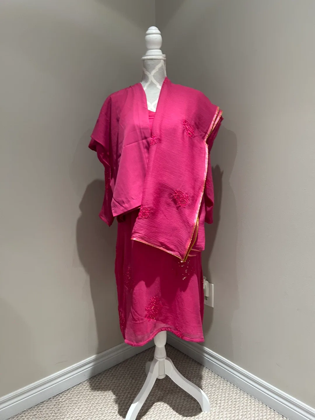 Pink Salwar Kameez Suit image indicator(2)