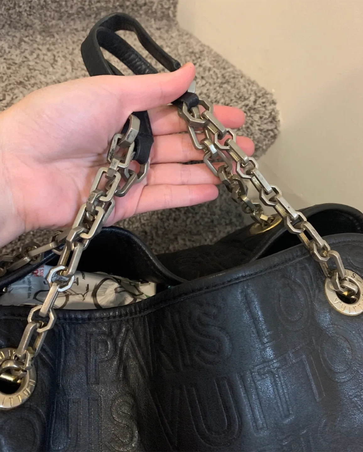 LV Hiver Leather Tote Bag image indicator(6)