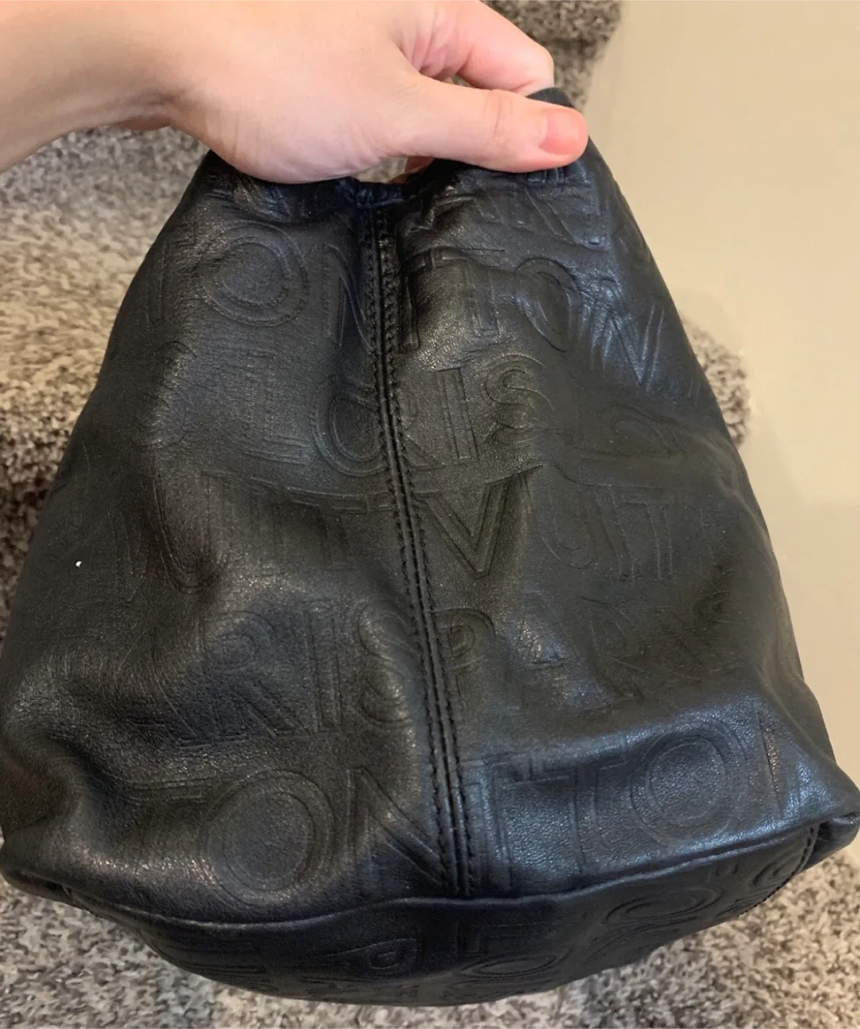 LV Hiver Leather Tote Bag image indicator(4)