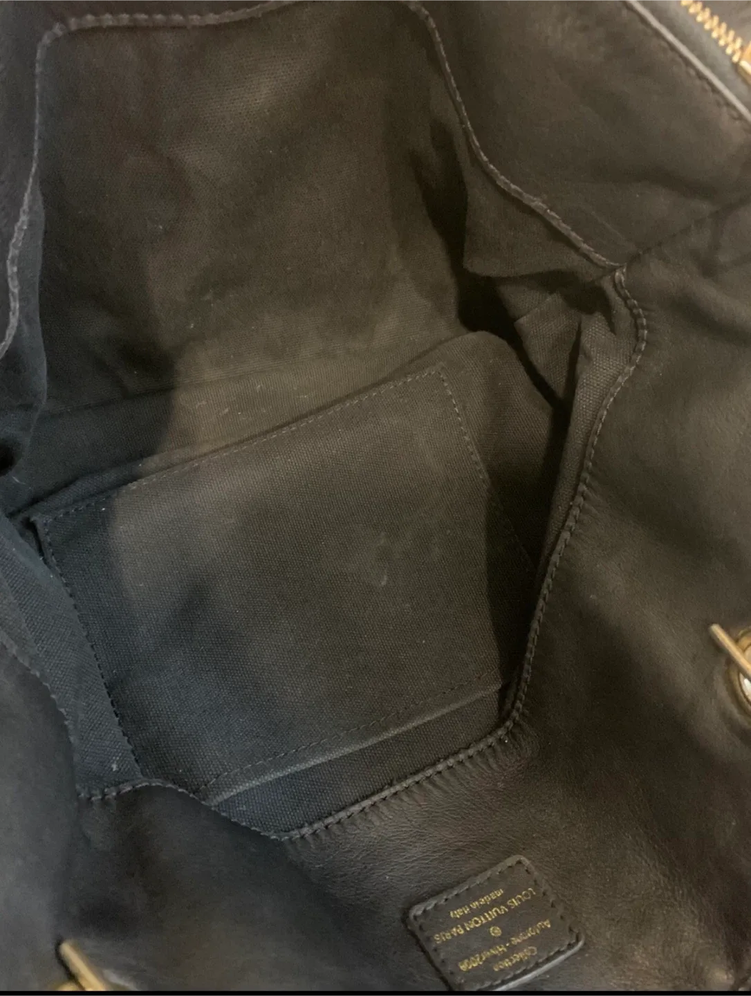 LV Hiver Leather Tote Bag image indicator(10)