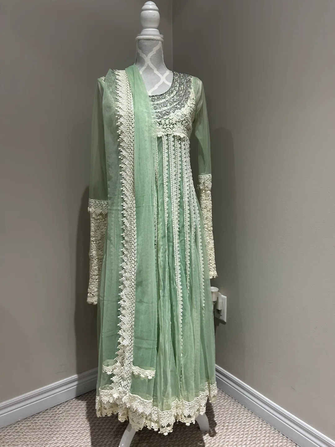 Green Lace Anarkali Dress image indicator(3)