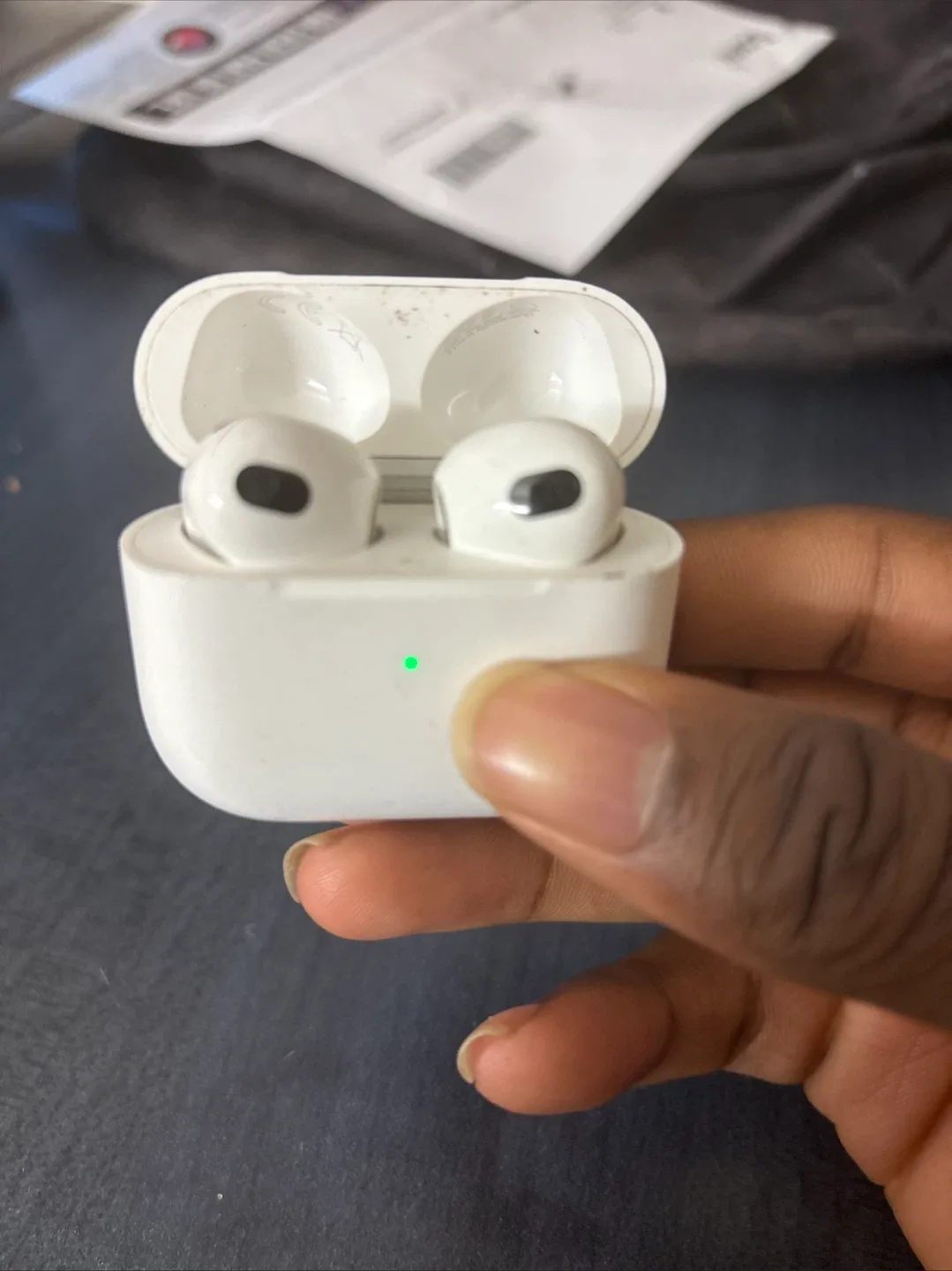 Apple AirPods 3rd Generation image indicator(2)