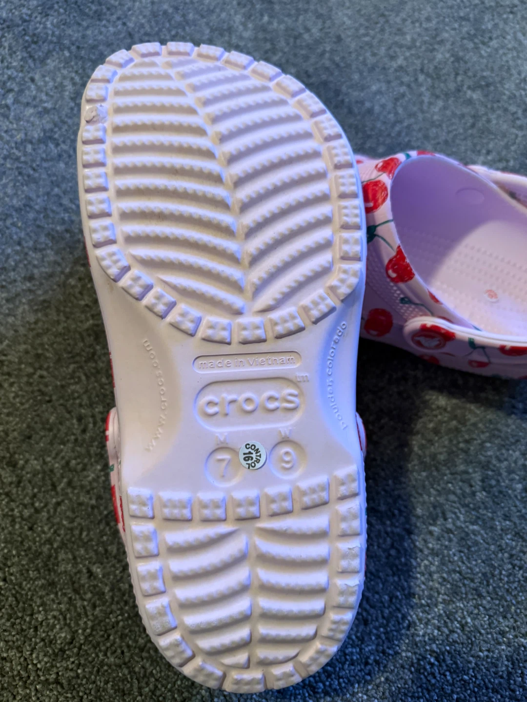 Crocs Classic Clog, Size 7, Cherry Print - photo 3