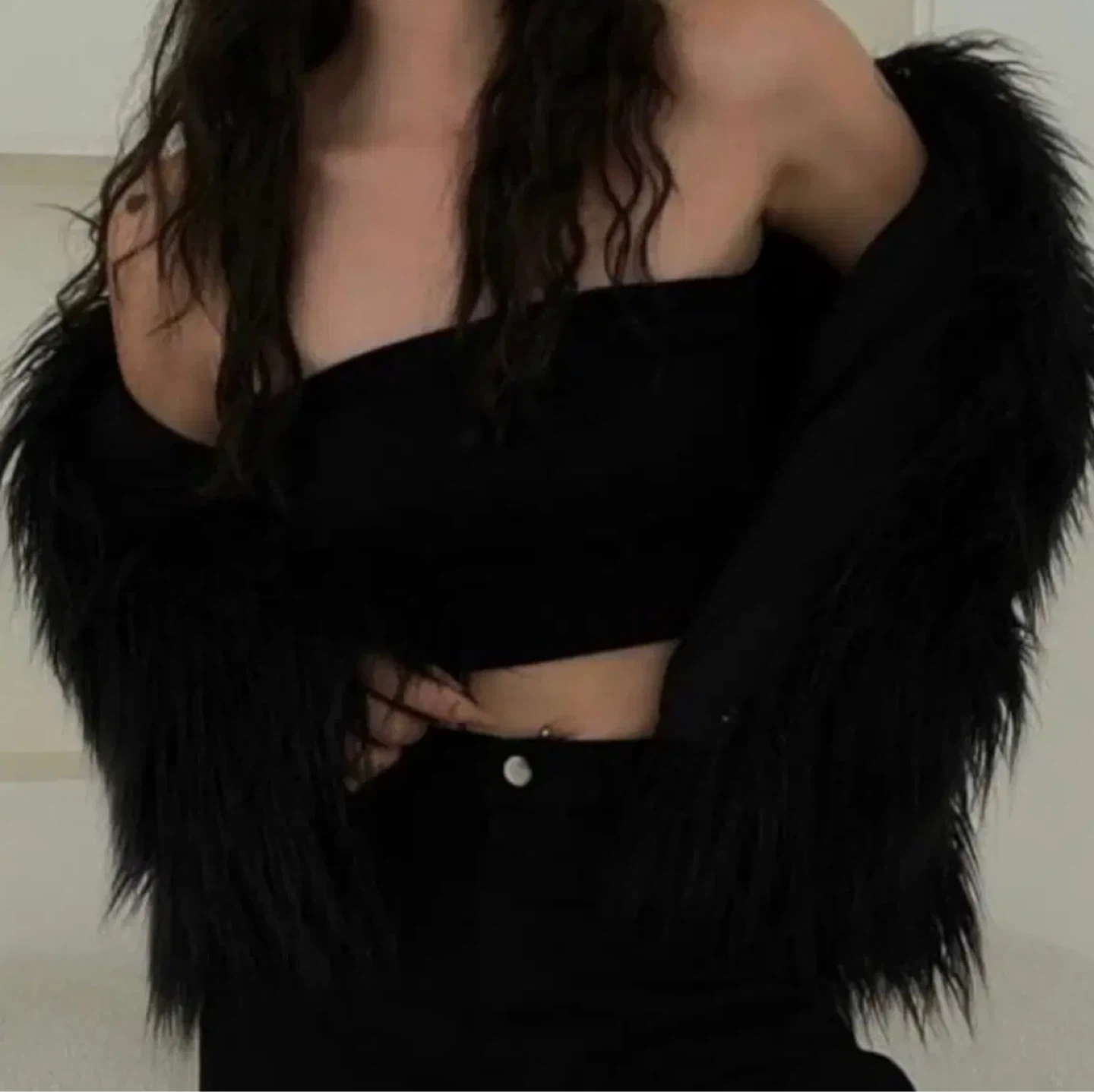 Black Fur jacket. - photo 4