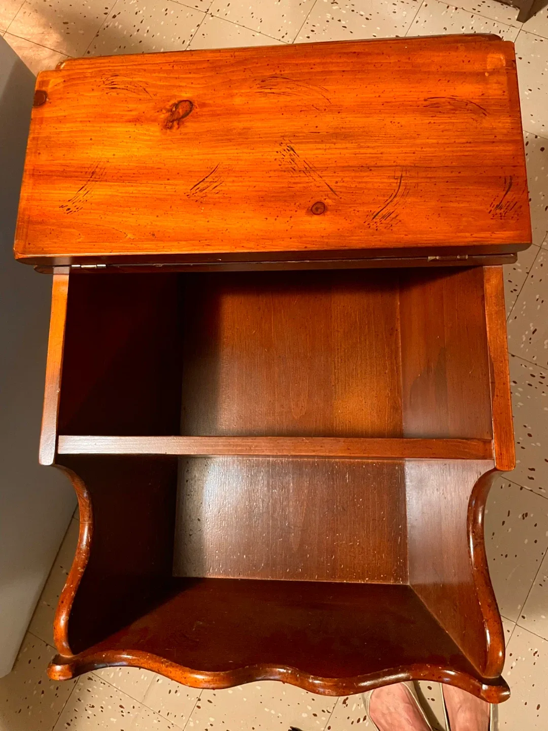 Solid Pine End Table w Storage & Built-in Book Rack image indicator(5)