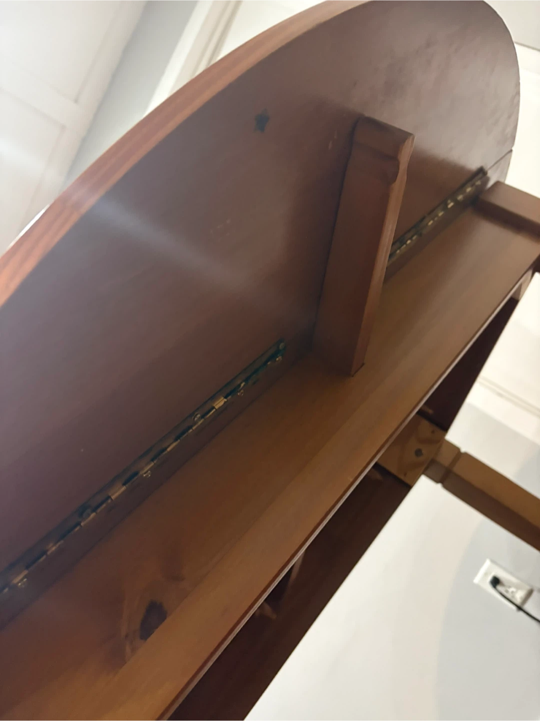 FREE TABLE NEED GONE AS SOON AS POSSIBLE - photo 3